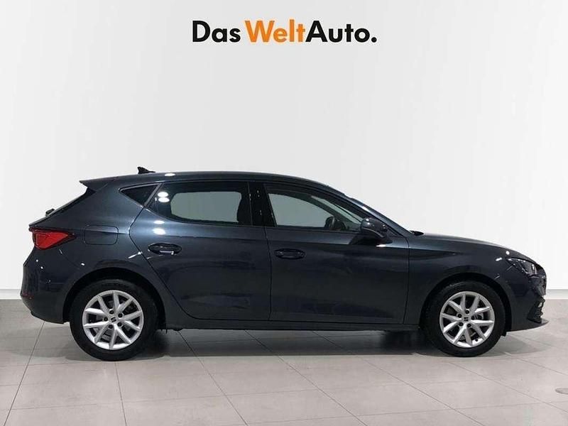 Usado Seat Leon Style 116 CV (85 kW) 2025 Gris Utilitario