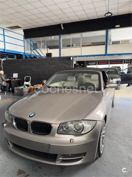 Gris / plata Usado 2010 BMW 120 Cabriolet Descapotable | 9999 € - Imagen 1/4