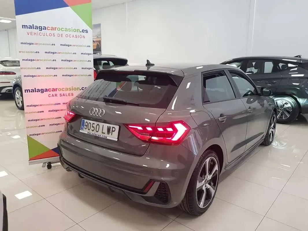 Usado Audi A1 Sportback 95 CV (69 kW) 2022 Gris Utilitario