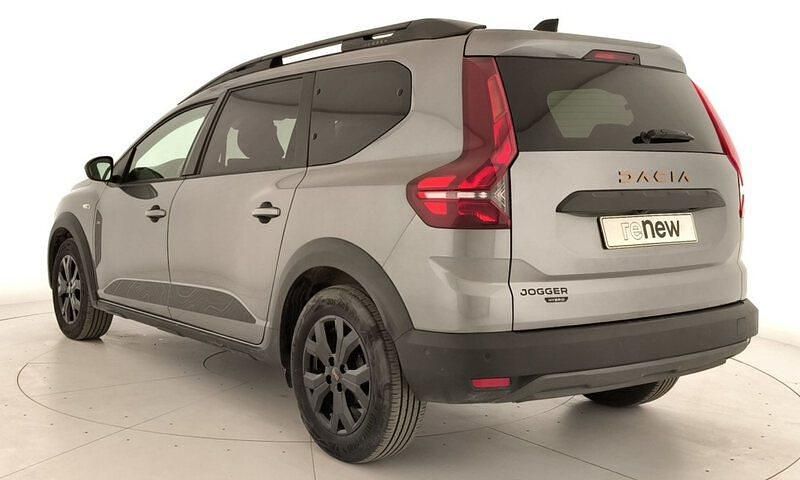 Usado Dacia Jogger Extreme 91 CV (66 kW) 2025 Gris Monovolumen