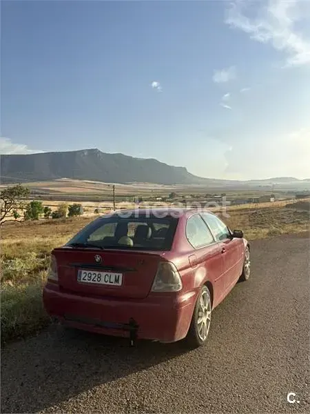 Usado BMW 318 115 CV (84 kW) 2003 Rojo Berlina
