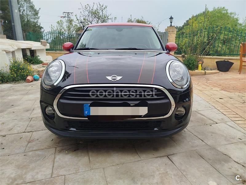 Usado Mini ONE 102 CV (75 kW) 2018 Negro Utilitario