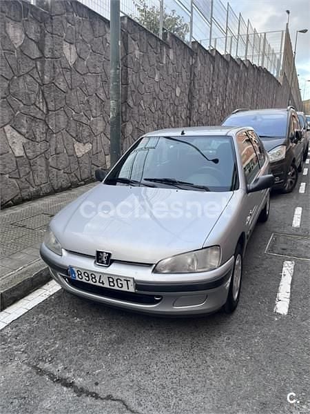 Usado Peugeot 106 60 CV (44 kW) 2001 Gris / plata Utilitario