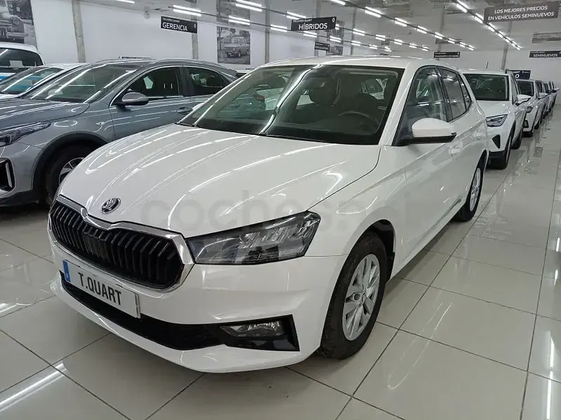 Usado Skoda Fabia Essence 95 CV (69 kW) 2024 Blanco Utilitario