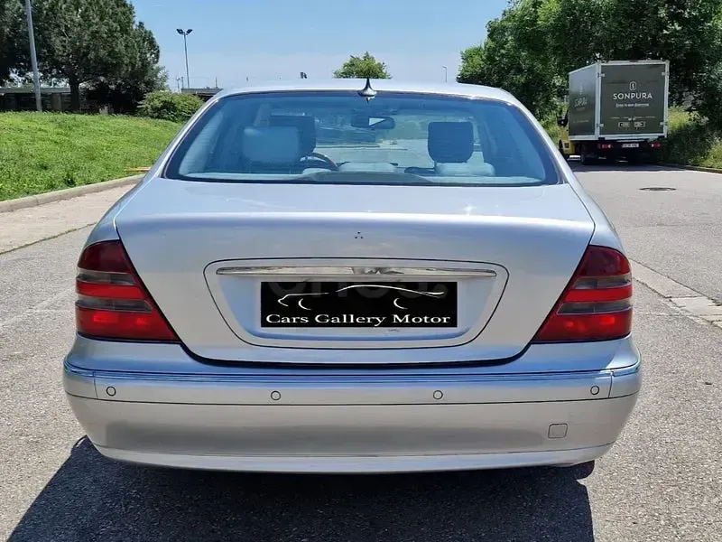 Usado Mercedes S320 197 CV (144 kW) 2001 Gris / plata Berlina