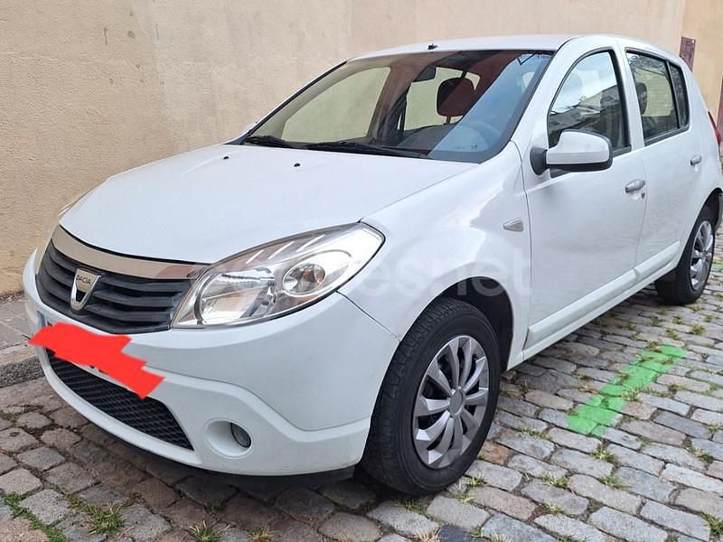 Blanco Usado 2010 Dacia Sandero Lauréate Utilitario | 4350 € (Precio justo) - Imagen 1/4