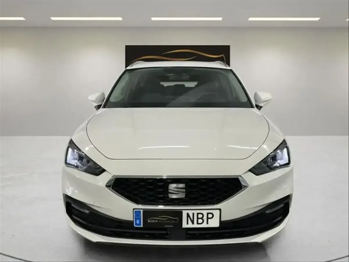 Käytetty Seat Leon Style 116 HP (85 kW) 2025 Valkoinen Farmari