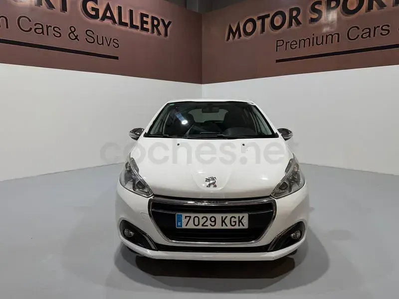 Usado Peugeot 208 Access 82 CV (60 kW) 2017 Blanco Utilitario