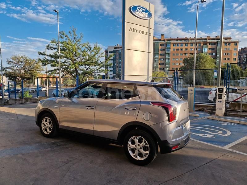 Gris / plata Usado 2024 Ssangyong (KGM) Tivoli SUV | 16.350 € (Precio justo) - Imagen 1/4