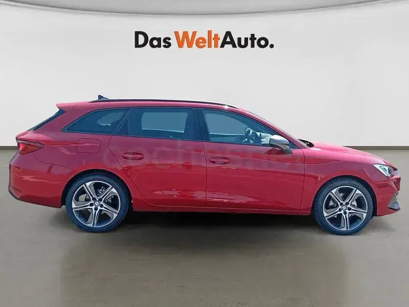 Nuevo Seat Leon FR 150 CV (110 kW) 2026 Rojo Familiar