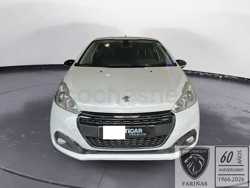 Usado Peugeot 208 GT-line 110 CV (80 kW) 2019 Blanco Utilitario