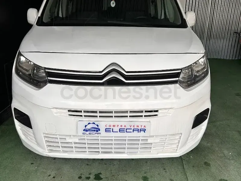 Usado Citroën Berlingo Live 102 CV (75 kW) 2020 Blanco Monovolumen