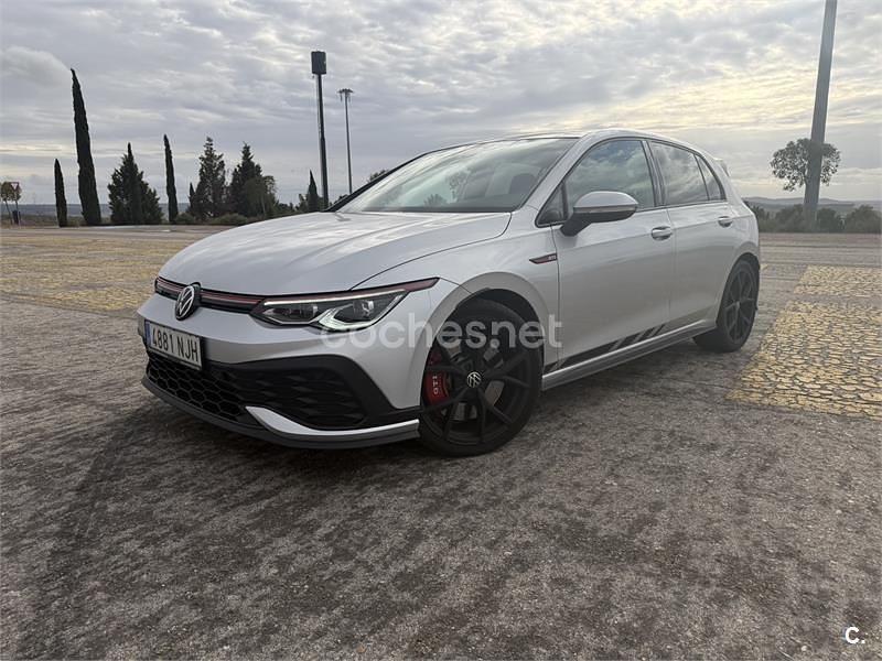 Usado VW Golf VIII GTI Clubsport 301 CV (221 kW) 2022 Gris / plata Berlina