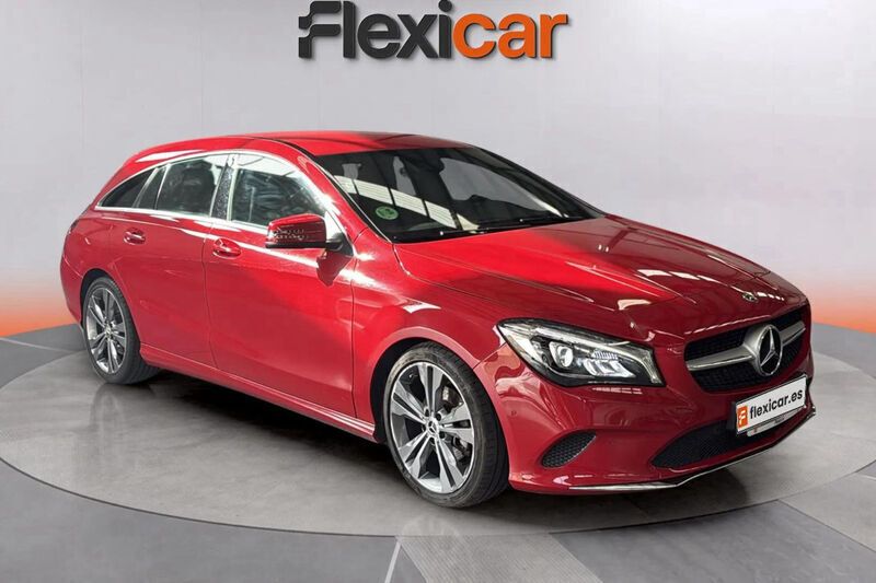 Usado Mercedes CLA220 Shooting Brake 178 CV (130 kW) 2017 Rojo Familiar
