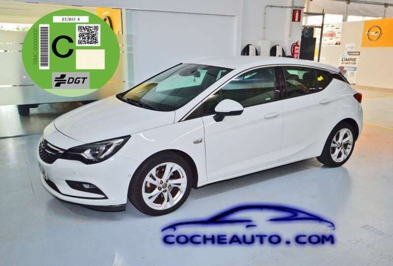 Blanco Usado 2016 Opel Astra Dynamic Utilitario | 8000 € (Precio justo) - Imagen 1/4