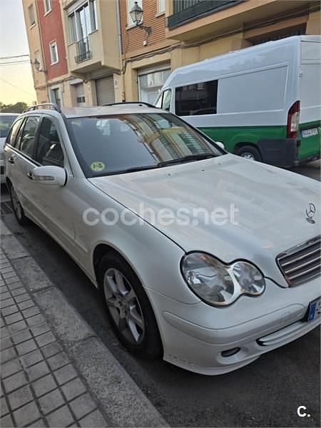 Usado Mercedes C200 Classic 122 CV (89 kW) 2007 Blanco Familiar