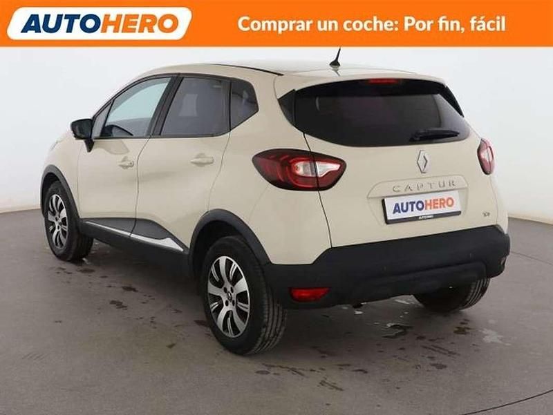Usado Renault Captur Intens 91 CV (66 kW) 2017 Beige SUV