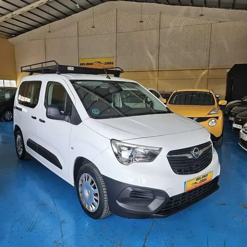 Usado Opel Combo Expression 75 CV (55 kW) 2019 Blanco Monovolumen