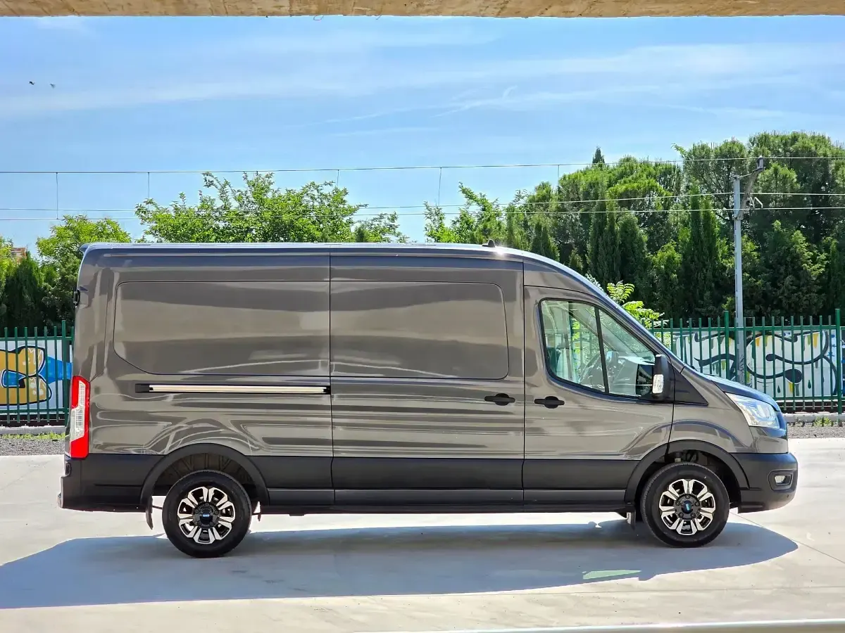 Usado Ford Transit Trend 170 CV (125 kW) 2020 Gris Van