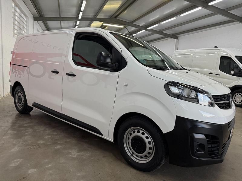 Usado Opel Vivaro S 100 CV (73 kW) 2022 Blanco Monovolumen