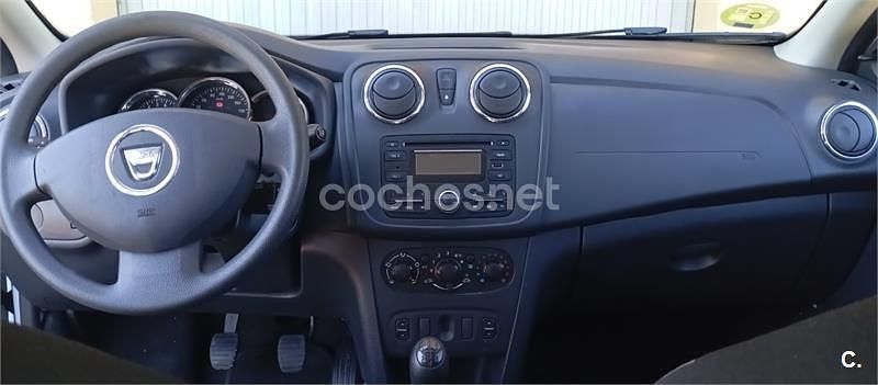 Usado Dacia Sandero Base 75 HP (55 kW) 2015 Branco Sedan