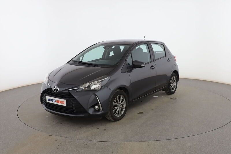 Gris Usado 2018 Toyota Yaris Active Utilitario | 10.299 € - Imagen 1/4