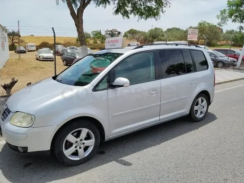 Usado VW Touran Trendline 100 CV (73 kW) 2004 Gris / plata Monovolumen