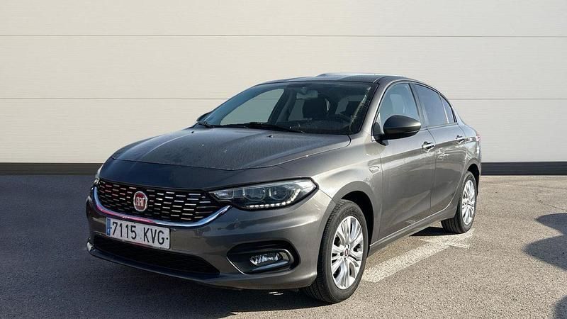 Usado Fiat Tipo Lounge 95 CV (69 kW) 2019 Gris Utilitario