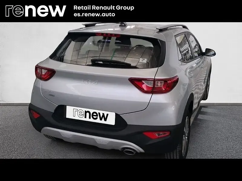 Usado Kia Stonic 100 CV (73 kW) 2024 Gris SUV