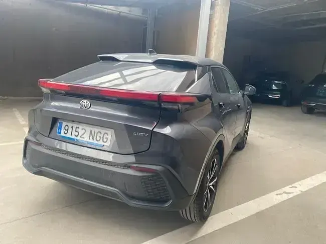 Usado Toyota C-HR Advance 140 CV (102 kW) 2025 Gris SUV