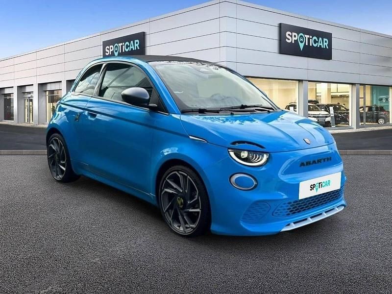 Usado Abarth 500e Turismo 114 kW (155 CV) 2024 Azul Utilitario