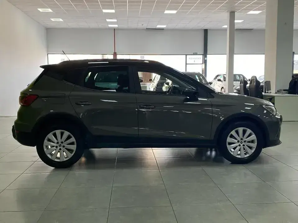 Usado Seat Arona Style 115 CV (84 kW) 2025 Verde SUV