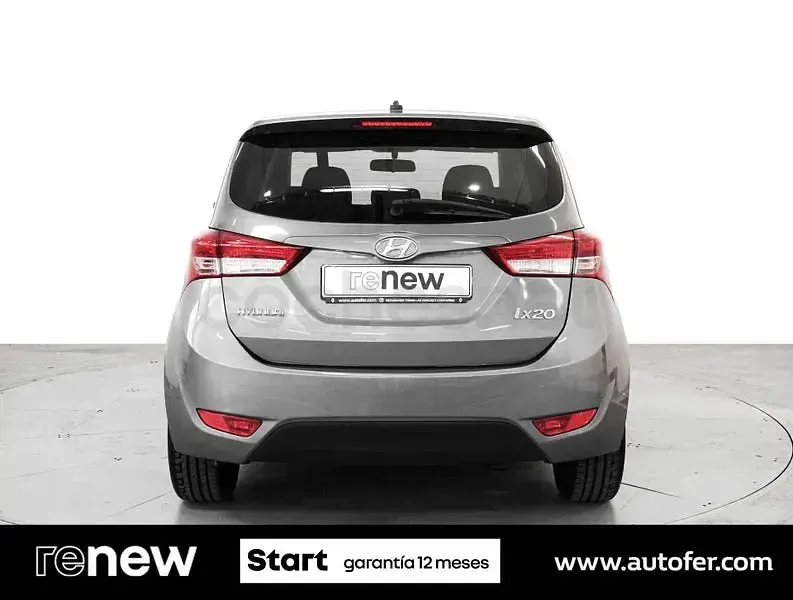 Usado Hyundai ix20 90 CV (66 kW) 2013 Gris / plata Utilitario