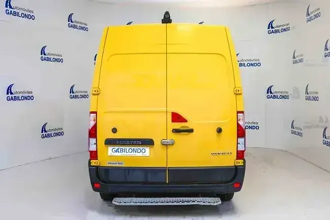 Usado Renault Master 55 kW (75 CV) 2020 Amarillo Monovolumen