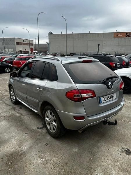 Usado Renault Koleos Dynamique 150 CV (110 kW) 2009 Gris / plata SUV