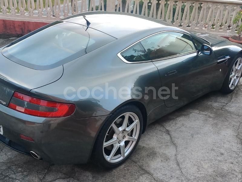 Usado Aston Martin Vantage 380 CV (279 kW) 2008 Gris / plata Coupe