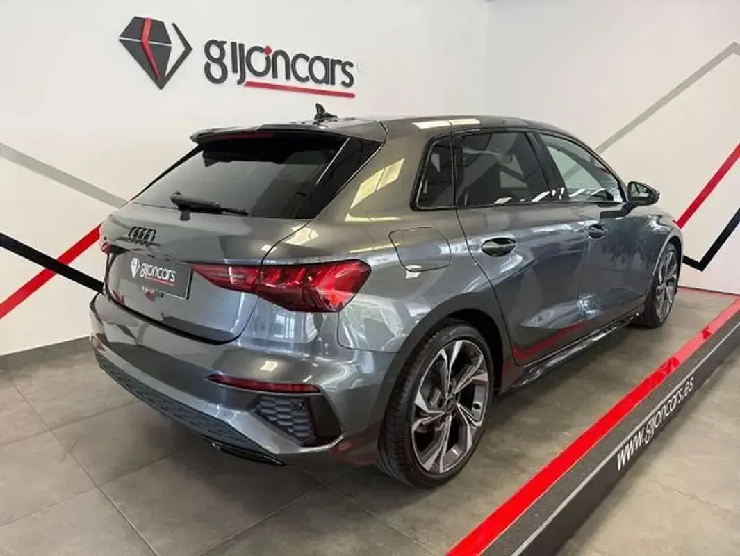 Usado Audi A3 Sportback 150 CV (110 kW) 2022 Gris Utilitario