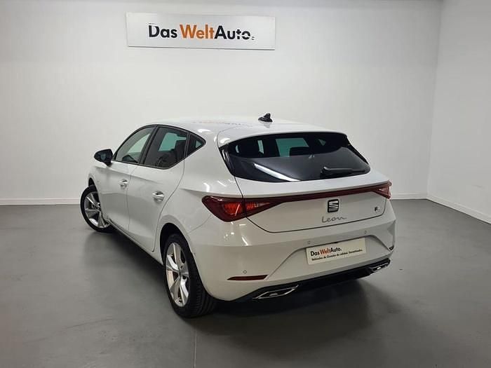 Blanco Nuevo 2025 Seat Leon FR Utilitario | 31.990 € (Caro) - Imagen 1/4
