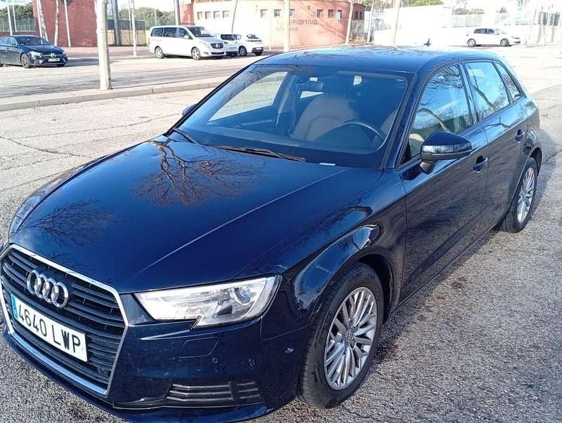Usado Audi A3 Sportback S-Line 116 CV (85 kW) 2018 Negro Utilitario