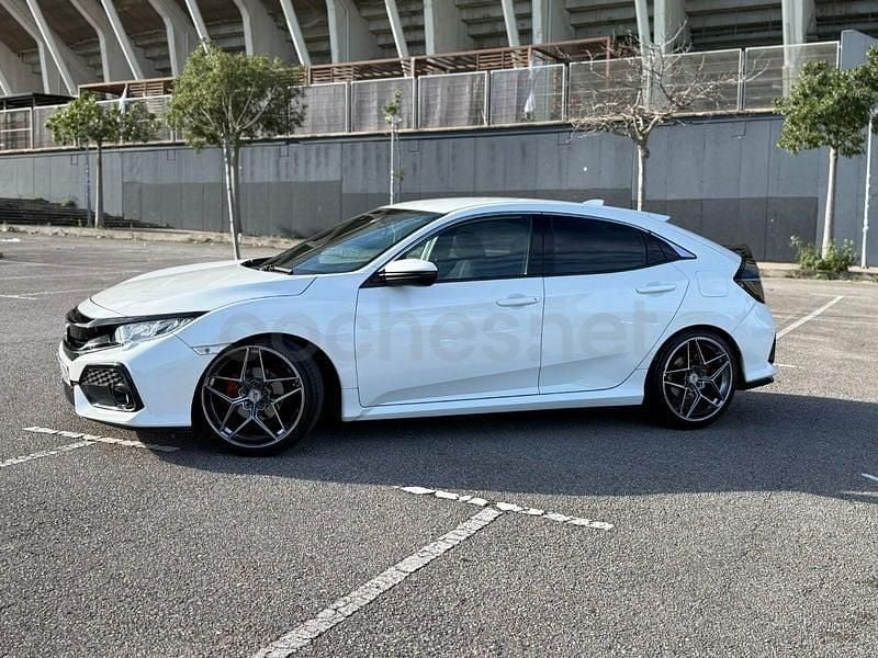 Usado Honda Civic Elegance 129 CV (94 kW) 2019 Blanco Berlina