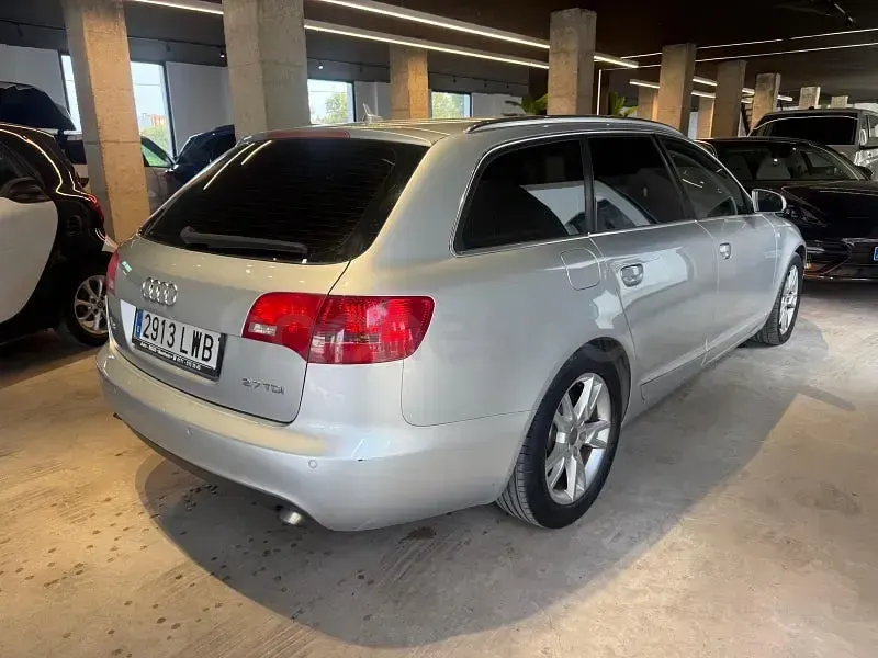 Usado Audi A6 180 CV (132 kW) 2007 Gris / plata Familiar