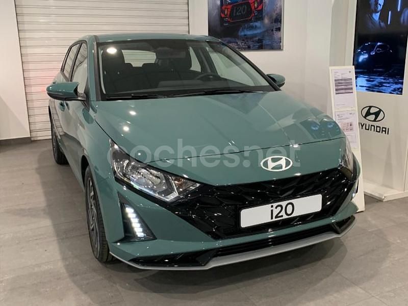 Nuevo Hyundai i20 100 CV (73 kW) 2025 Verde Berlina