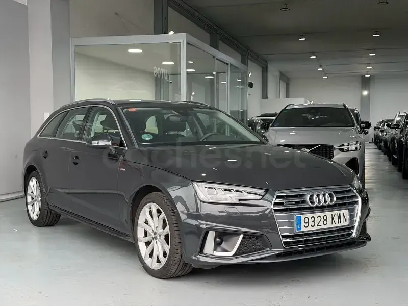 Usado Audi A4 S-Line 190 CV (139 kW) 2019 Gris / plata Familiar