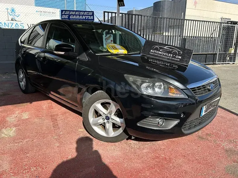 Usado Ford Focus Trend 109 CV (80 kW) 2011 Negro Berlina
