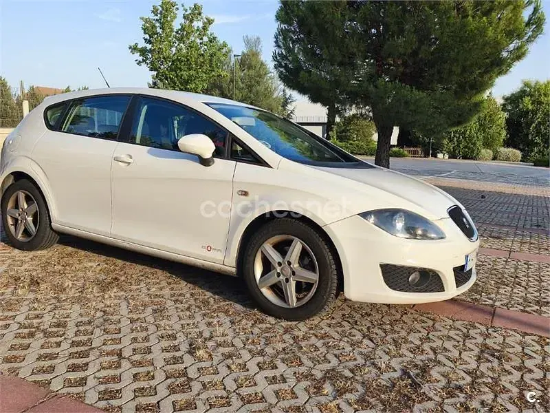 Usado Seat Leon Copa 105 CV (77 kW) 2011 Blanco Utilitario