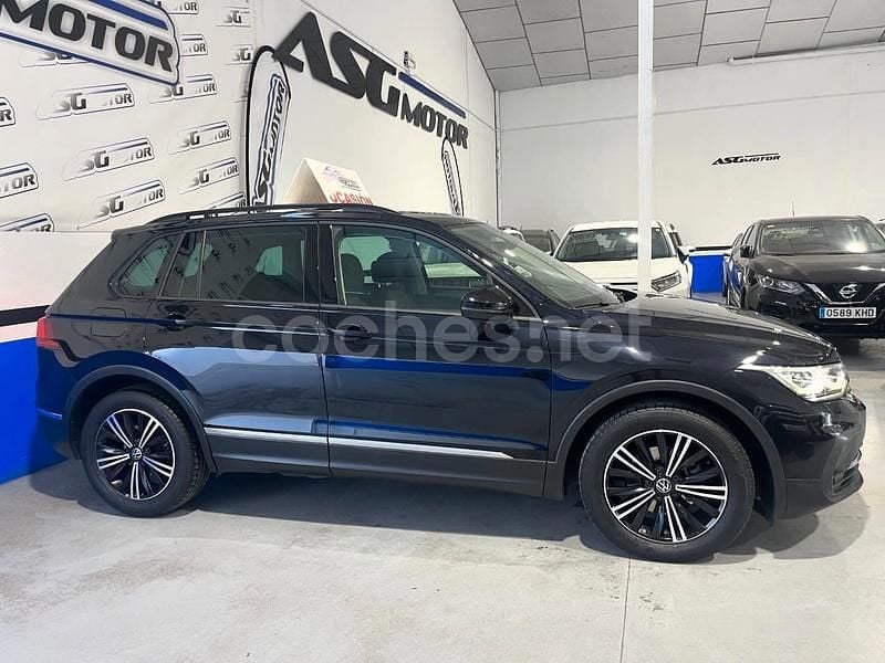Negro Usado 2021 VW Tiguan Life SUV | 22.500 € (Super precio) - Imagen 1/4