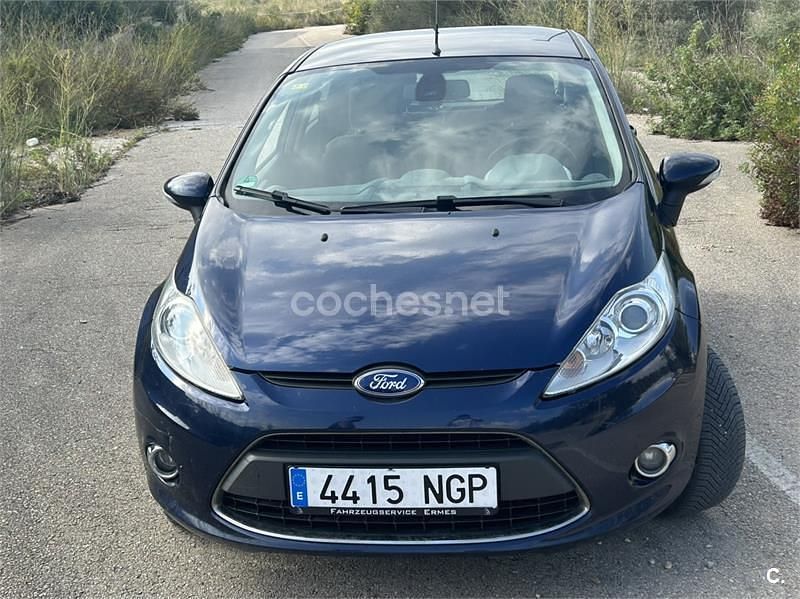 Azul Usado 2011 Ford Fiesta Trend Utilitario | 5400 € (Caro) - Imagen 1/4