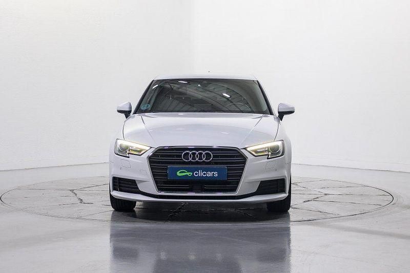 Usado Audi A3 S-Line 116 CV (85 kW) 2019 Blanco Berlina