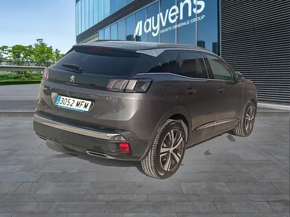 Usado Peugeot 3008 GT 131 CV (96 kW) 2023 Gris SUV