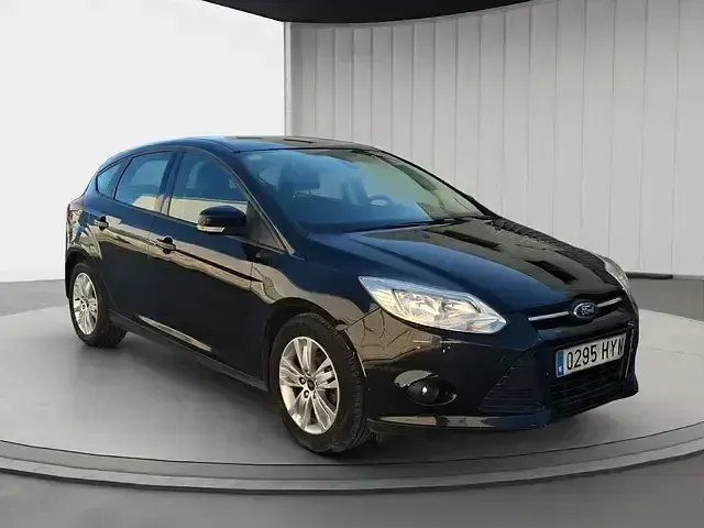 Usado Ford Focus Trend 101 CV (74 kW) 2014 Negro Berlina